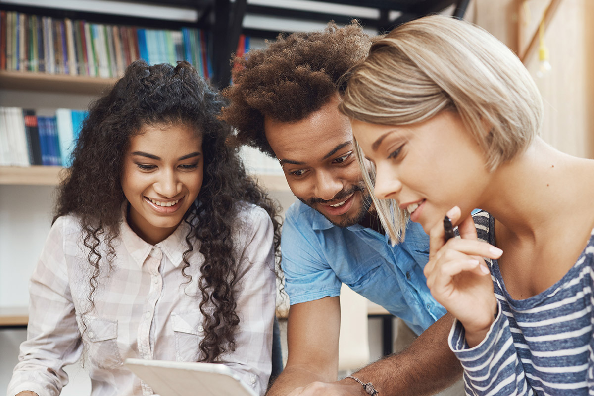 أصوات من مركز التعليم التعليمي