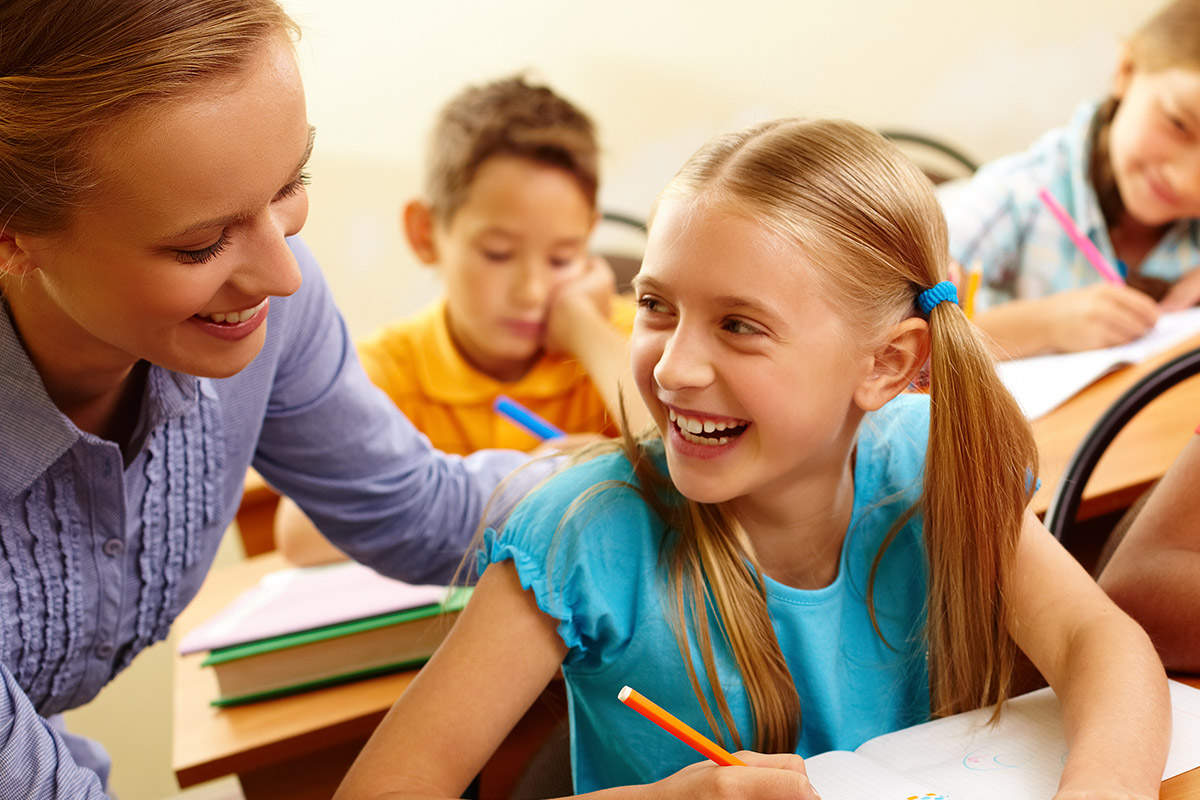 هل تلعب بشكل جيد مع الأطفال الآخرين؟